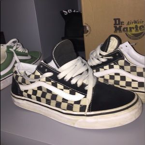 vans checkered old school
